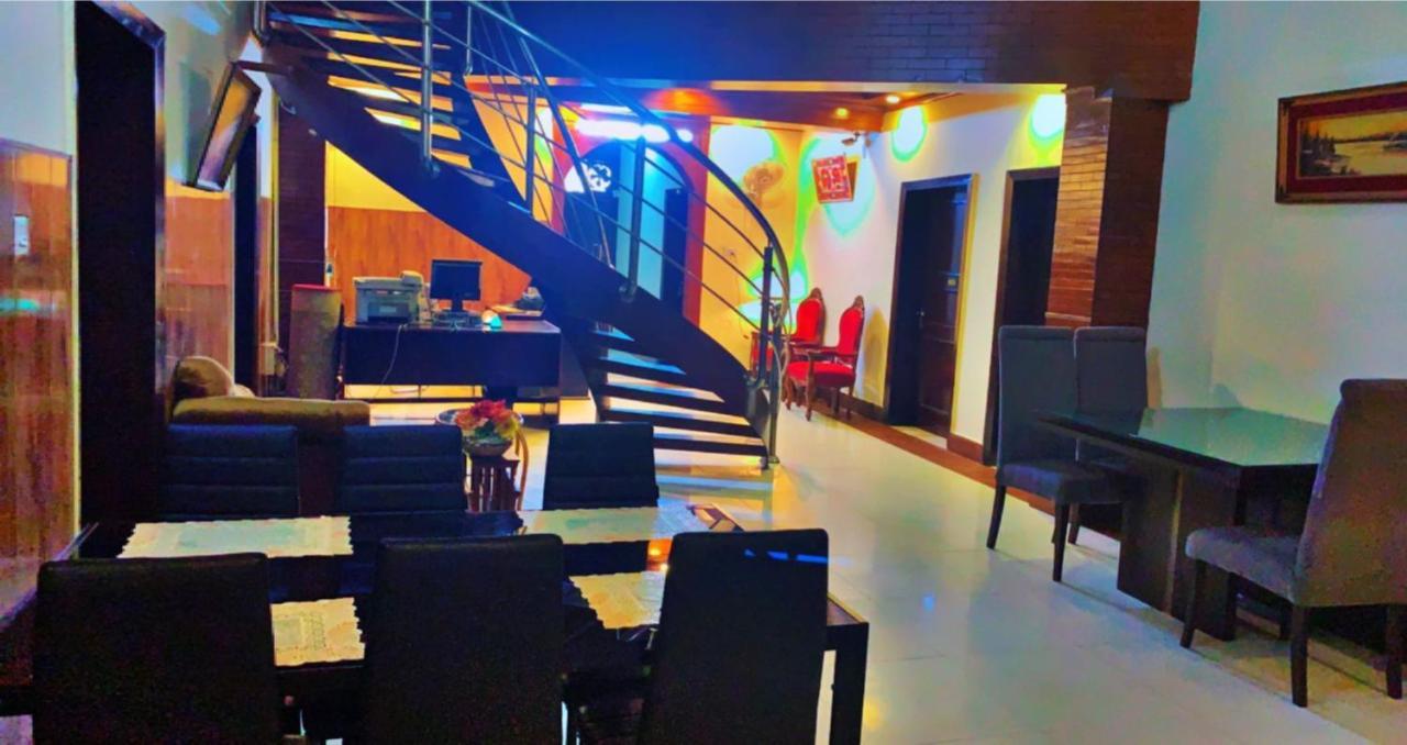 Crown Castle Peshawar Hotel Exterior photo