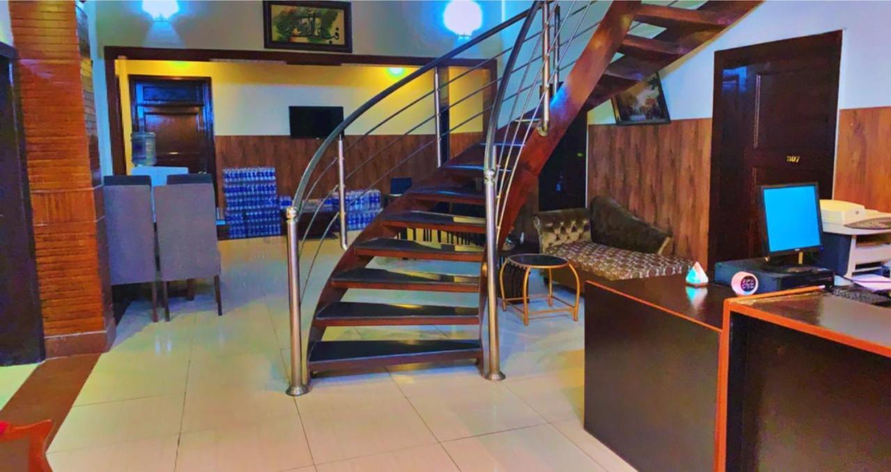 Crown Castle Peshawar Hotel Exterior photo