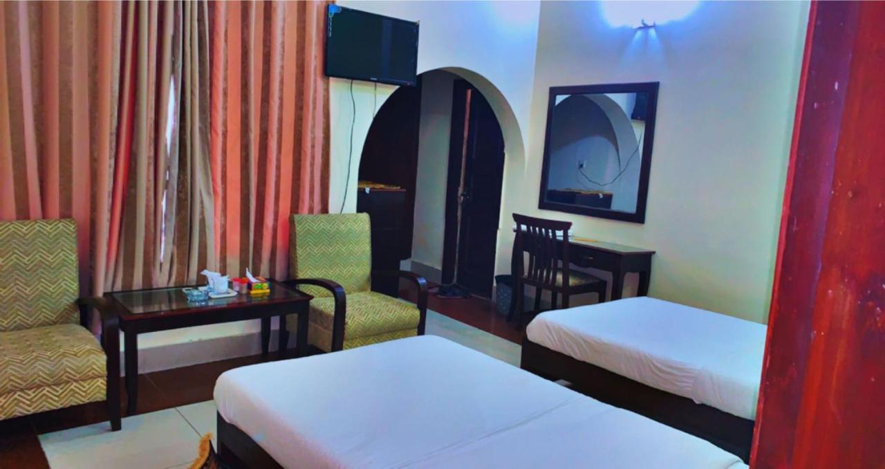 Crown Castle Peshawar Hotel Exterior photo